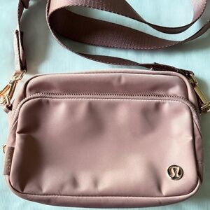 Lululemon Everywhere Crossbody Bag